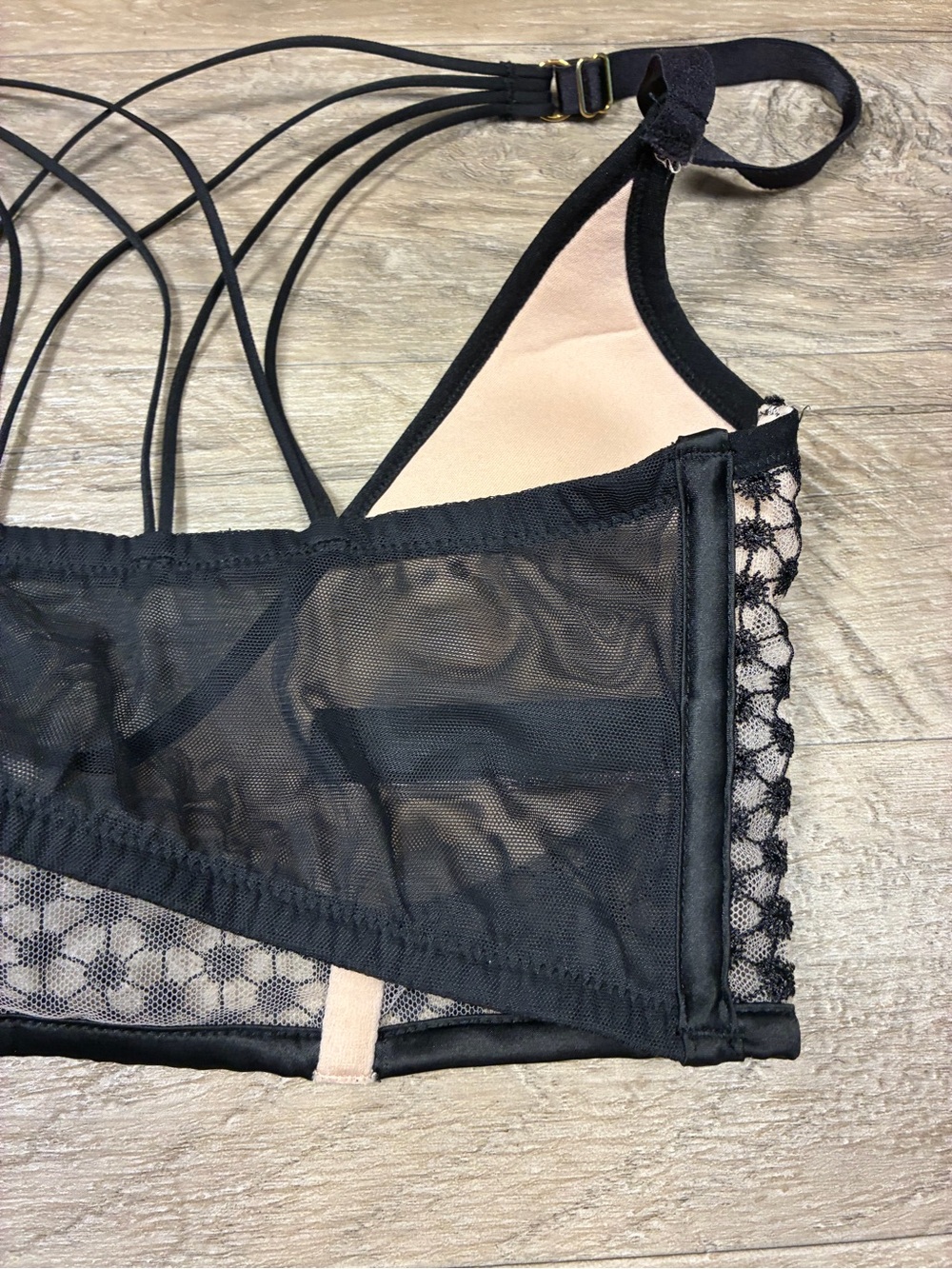Victoria Secret Luxe Starburst Strappy Mesh Underwired Bra - Picture 5 of 9